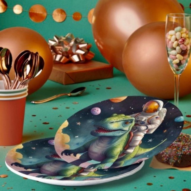 Plato De Papel Astronauta sobre Dino en el espacio (Subido por el creador)