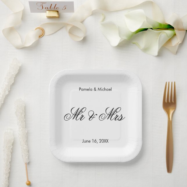 Plato De Papel B&W personalizado Mr & Mrs Font 1 (Boda)