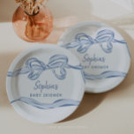 Plato De Papel Baby Shower de Hand Drake Blue Bow Boy<br><div class="desc">Los objetos de ducha de bebé de Creative Union Designs' blue bow boy aportan un toque irresistible de encanto y capricho a tu celebración. Cada pieza —ya sean las invitaciones, los signos de bienvenida, los juegos o las cartas de agradecimiento— presenta un arco azul dibujado a mano que capta la...</div>