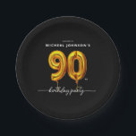 Plato De Papel Balón de oro Black 90th Birthday Party<br><div class="desc">Placas de papel de la fiesta de cumpleaños 90 del Black Balloon Gold. Celebre con estilo esta moderna y elegante invitación de cumpleaños con audaces acentos en negro y oro y un ilustracion en globo de Relieve metalizado de moda. Perfecto para marcar un momento de vida importante, el diseño combina...</div>
