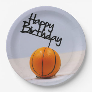Plato De Papel Baloncesto con feliz cumpleaños de fondo blanco