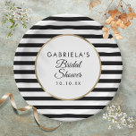 Plato De Papel Banda negra elegante ducha de novia dorada<br><div class="desc">Con un fondo clásico de rayas blancas y negras,  estos elegantes platos de papel de ducha de novia cuentan con un elegante borde de Relieve metalizado de oro falso que enmarca su mensaje boda especial personalizado en la tipografía de moda. Diseñado por Thisisnotme©</div>