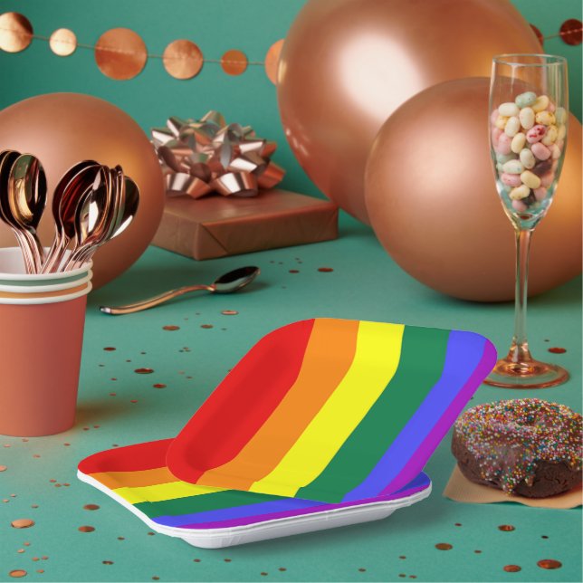 Plato De Papel Bandera arcoiris del orgullo gay (Multi)