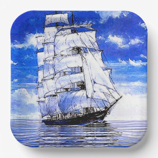 PLATO DE PAPEL BARCO DE VELA EN AGUAS AZULES
