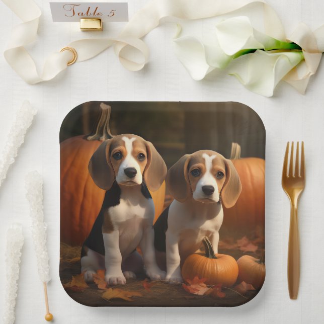 Plato De Papel Beagle Puppy Calabaza deslumbrante de otoño (Boda)