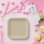 Plato De Papel Beige Champagne<br><div class="desc">El beige champán es una mezcla suave y pálida de beige y dorado claro, besada con sutiles matices de amarillo cálido o rosa. Inspirado en la elegancia atemporal del vino espumoso, este color evoca lujo, sofisticación y celebración. Su brillo discreto lo convierte en un favorito para bodas, eventos corporativos y...</div>