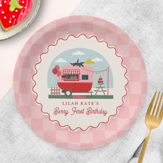 Plato De Papel Berry 1er cumpleaños Strawberry Camper Checker (Subido por el creador)