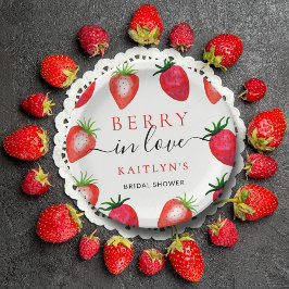 Plato De Papel Berry In Love Strawberry Bridal Shower