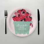 Plato De Papel Berry Sweet Baby Shower Plates de papel<br><div class="desc">Este diseño dulce de bayas incluye una cesta de fresas acuáticas recién recolectadas en una cesta de bayas. ¡Cambia fácilmente el color de fondo! Vea toda la colección para ver más elementos coincidentes.</div>