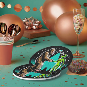 Plato De Papel Bigfoot Meets Alien