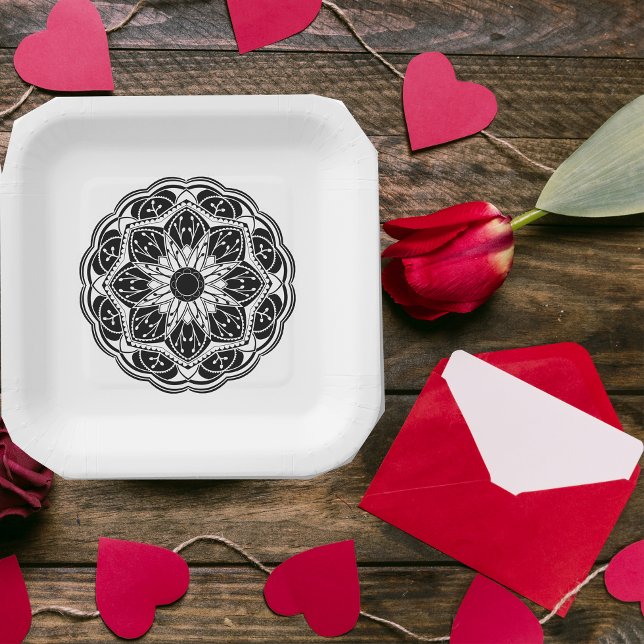 Plato De Papel  Black and white floral mandala square (Subido por el creador)