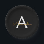 Plato De Papel Black Gold Girly Script Monograma Nombre moderno<br><div class="desc">Monograma dorado y negro Añade tus propias placas de Fiesta de guión de nombre. Esto hace que el dulce perfecto cumpleaños 16,  boda,  ducha de novia,  aniversario,  ducha de bebé o fiesta de soltera sea regalo para alguien que ama el lujo glam y los estilos de moda.</div>