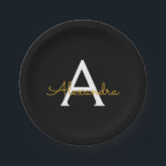 Plato De Papel Black Gold Girly Script Monograma Nombre moderno<br><div class="desc">Monograma dorado y negro Añade tus propias placas de Fiesta de guión de nombre. Esto hace que el dulce perfecto cumpleaños 16,  boda,  ducha de novia,  aniversario,  ducha de bebé o fiesta de soltera sea regalo para alguien que ama el lujo glam y los estilos de moda.</div>