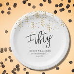 Plato De Papel Black, White & Gold Fifty , 50 cumpleaños<br><div class="desc">Black & White Cincuenta Fiesta Mínima de 50 Años. Hay artículos de papelería y de fiesta disponibles en la tienda. ¿Buscando un personalizable y una manera única de celebrar el 50 cumpleaños de alguien? Compruebe este plato de fiesta de personalizable. Este plato de alta calidad presenta un diseño divertido y...</div>