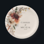 Plato De Papel Boda de Boho Burgundy Floral<br><div class="desc">Elevar su boda boho con estos impresionantes platos de papel con flores de color burdeos. Perfecto para añadir un toque de elegancia a su celebración,  manteniendo la limpieza con facilidad. Ideal para bodas de temática rústica o exterior. Artículos coincidentes en nuestra tienda Diseños de Fiestas de cava.</div>