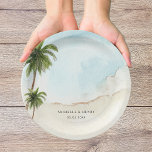 Plato De Papel Boda de destino de playa de arena de palmeras trop<br><div class="desc">Celebre su boda con estos elegantes y elegantes platos de papel,  con palmeras acuáticas y texto personalizado de su elección. Añade fácilmente tus propios detalles haciendo clic en la opción "personalizar".</div>