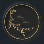 Plato De Papel Boda de guión de nombre elegante de la hoja de oro<br><div class="desc">Un bonito negro con purpurina de espiral de hojas acentúa el plato de papel que es moda y elegante. Minimalista y moderno. Añade tus nombres.</div>
