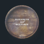 Plato De Papel Boda de madera en el campo rústico inferior de bar<br><div class="desc">Chapa de roble de madera antigua con base rústica para platos de papel casero</div>
