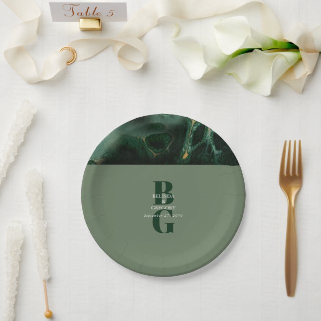 Plato De Papel Boda de monograma de mármol verde moderno (Boda)