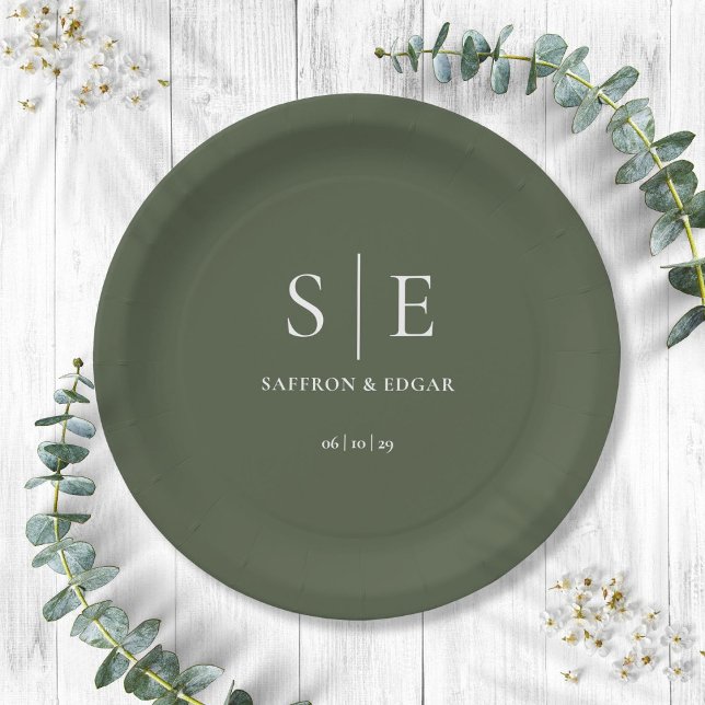 Plato De Papel Boda de monograma verde oliva (Olive Green Monogram Wedding Paper Plates)