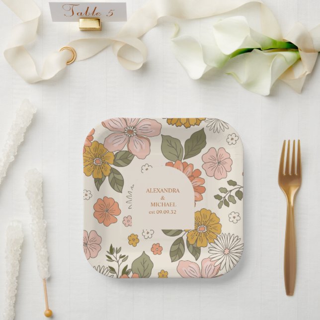 Plato De Papel Boda de tonos apagados con temas de los 70 de Retr (Boda)