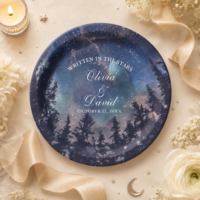 Plato De Papel Boda en el Bosque de la Noche Estrellada (Starry Night Forest Wedding Paper Plates on an elegant celestial wedding table with flowers)