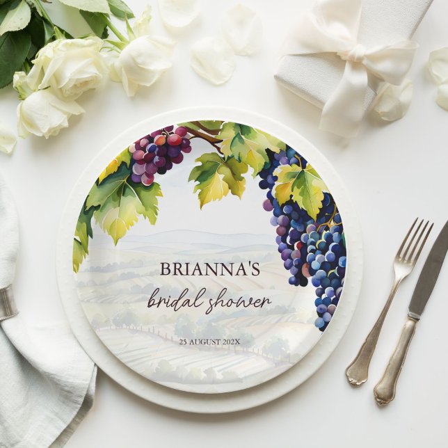 Plato De Papel Bodega de viñedos ducha de novia estampada (Vineyard winery summer grape bunches bridal shower monogram printed paper plates personalized decor)