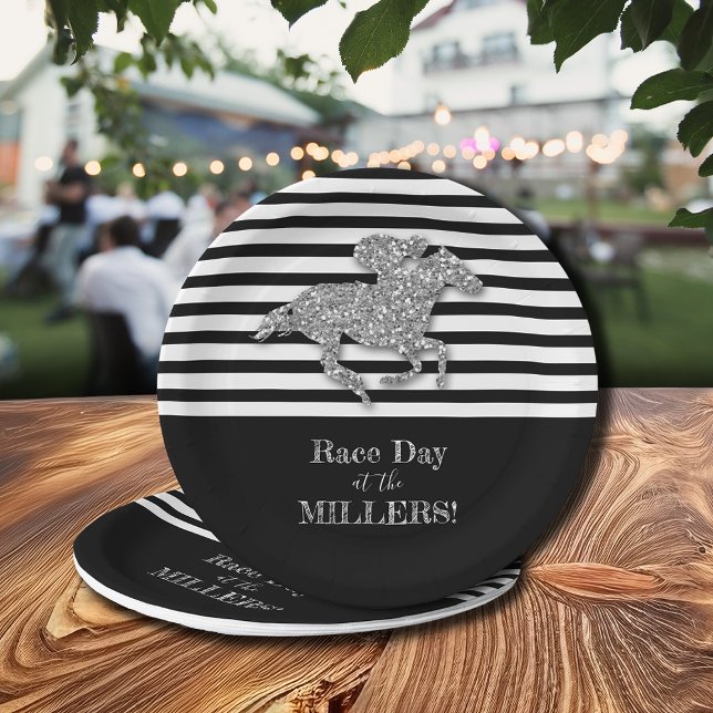 Plato De Papel Caballo de carreras de plata franjas blancas negra (Silver Racehorse Black White Stripes 7" Paper Plates (9" available.))