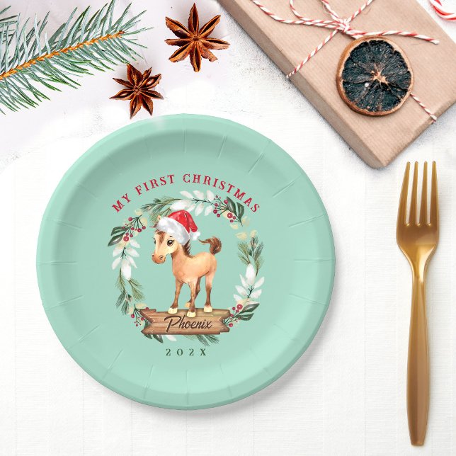 Plato De Papel Caballo primer amante del caballo de Navidad (Horse's 1st Christmas personalized paper plates with cute horse in Santa hat graphic.)