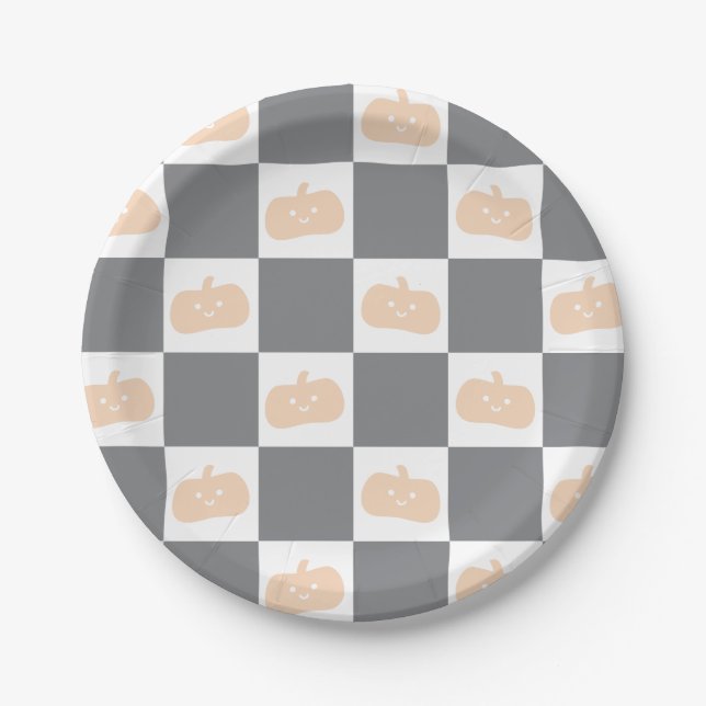 Plato De Papel Calabaza Naranja feliz con tablero de ajedrez (Anverso)