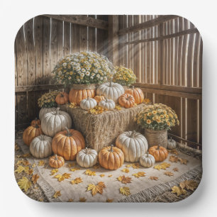 Plato De Papel Calabazas De Otoño En Un Heno