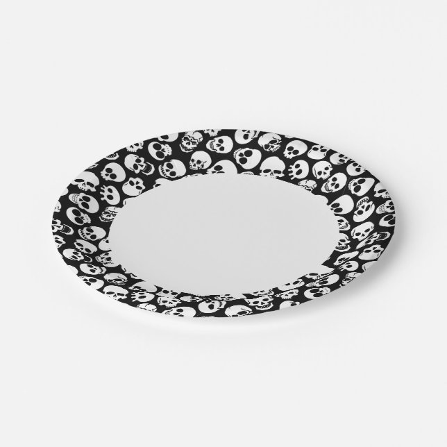 Plato De Papel Calaveras en el patrón de fondo negro (Angular)