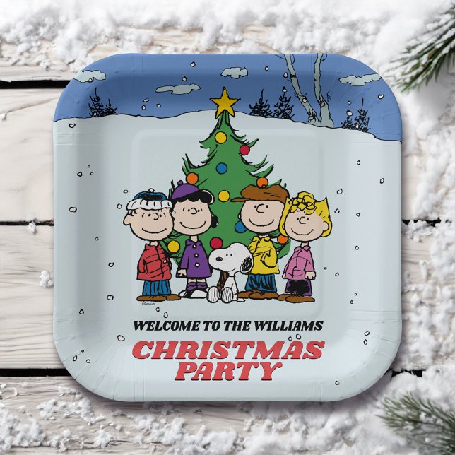 Plato De Papel Charlie Brown y Fiesta de Navidades de amigos (Plate on snowy table)