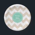 Plato De Papel Chevron 80th Birthday Paper Plates Choose Color<br><div class="desc">Placa de papel de fiesta de cumpleaños número 80 del personalizable con color de chevron y personalizable en etiqueta redonda. Puede cambiar fácilmente el color de fondo (aquí color de la menta acuática) y el color del texto (nombre), el tipo de letra, el tamaño y la posición haciendo clic en...</div>