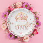 Plato De Papel Chica Princesa Heredera de Oro Primer cumpleaños F<br><div class="desc">Disfrute del encanto real con nuestro elegante Chica de la Princesa de la Corona de Oro. ¡Primer cumpleaños de las Placas de Papel Floral Rosa Rubor y de Globo! Este diseño es una sinfonía visual de elegancia y sofisticación, con una corona dorada y rosa que corona el objeto con un...</div>