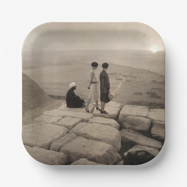 Plato De Papel Chicas de tambores salen de la pirámide Khufu, Egi (Anverso)