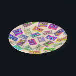 Plato De Papel Cintas de casete modeladas neón retro de los años<br><div class="desc">Estos modelos coloridos brillantes de neón frescos y retros de la vuelta de los años 80 y de los años 90 en las cintas de casete son perfectos para el individuo de moda y elegante. Su diversión e impresión juguetona es grandes para muchos regalos y ocasiones. Disfrute de este diseño...</div>