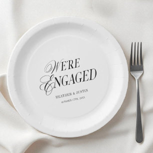 Plato De Papel Clásico de blanco y negro Formal estamos compromet