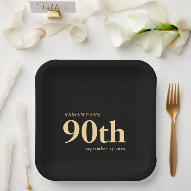 Plato De Papel Classy Personalizado Gold Black Text 90th Name Dat (Boda)