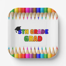 Colorida fiesta de graduación de 5º grado
