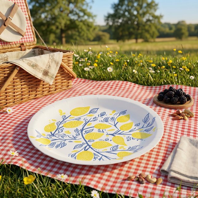 Plato de papel con efecto de grabado en madera de  (Delicate Lemon Vines Woodcut Effect Paper Plate)