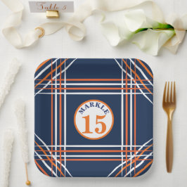 Plato de papel con tema deportivo de naranja y azu