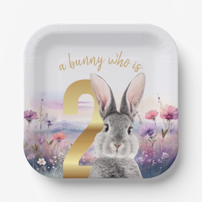 Plato De Papel Conejo gris con no 2 flores silvestres (Anverso)