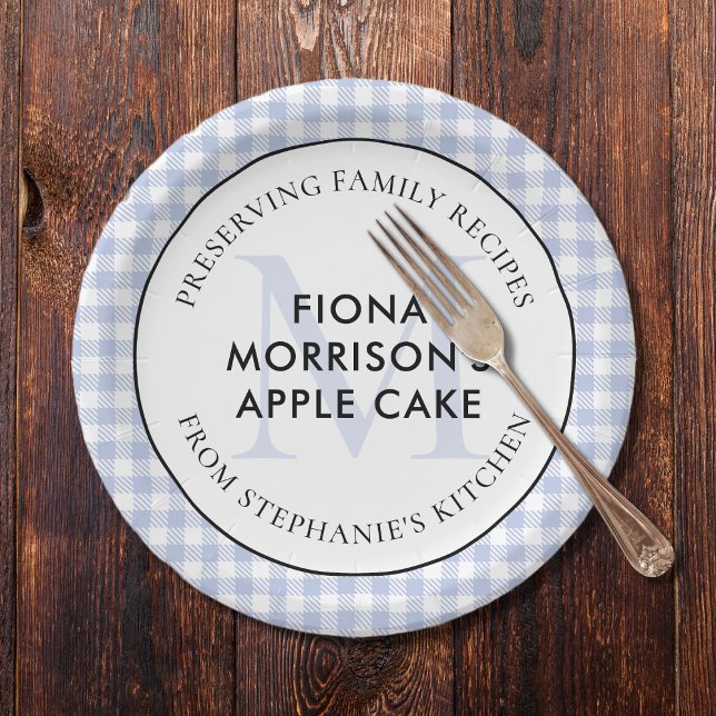 Plato De Papel Conservación de recetas familiares Monograma azul  (Periwinkle Blue Checkered Gingham Paper Plate Monogram Preserving Family Recipes)