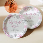 Plato De Papel Copos de nieve de plata rosa bebé su frío afuera<br><div class="desc">Los copos de nieve de plata rosada hacen que el bebé tenga su frío fuera Placas de papel Se encuentran disponibles los artículos correspondientes.</div>