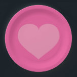 Plato De Papel Corazón rosa<br><div class="desc">Este plato cuenta con un centro de corazón de color rosa muy grande. Ideal para una bebé con ducha,  bautismo o primer cumpleaños.</div>