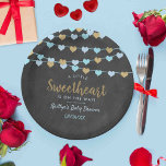 Plato De Papel Corazones de amor colgantes Pequeño amor Baby Show<br><div class="desc">Celebre con estilo con estas divertidas y modernas placas de papel para la ducha. El diseño es fácil de personalizar con tu propia redacción y tu familia y amigos estarán encantados cuando vean estas fabulosas placas de papel. Se pueden encontrar elementos fiestas coincidentes en la colección.</div>