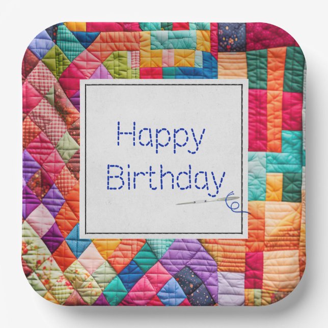 Plato De Papel Crazy Quilt y Needle para el cumpleaños (Anverso)