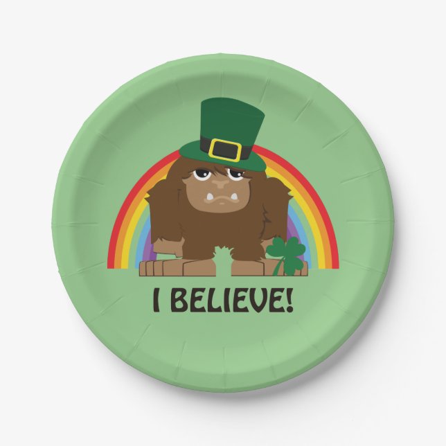 Plato De Papel ¡Creo! Leprechaun Bigfoot (Anverso)