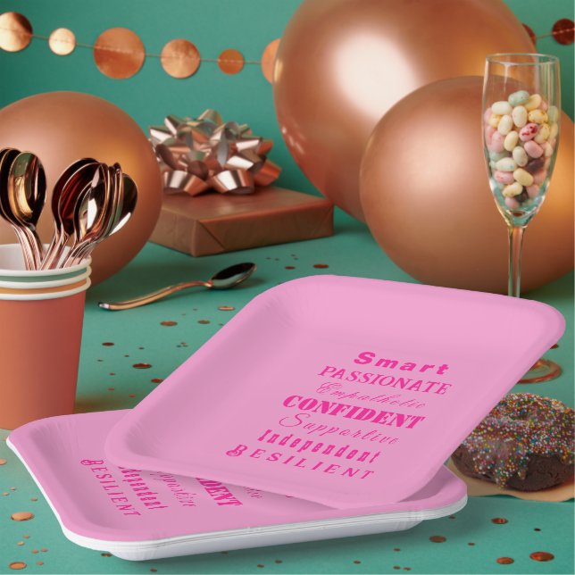Plato De Papel Cualidades de las grandes mujeres rosadas (Multi)